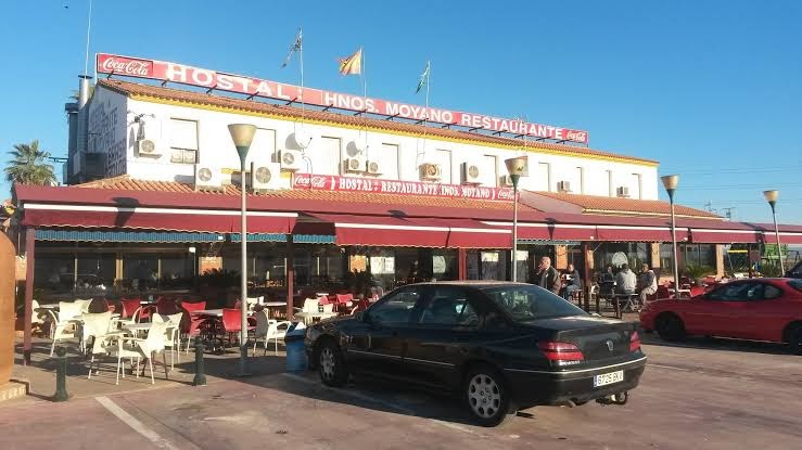 Hostal Restaurante Hermanos Moyano