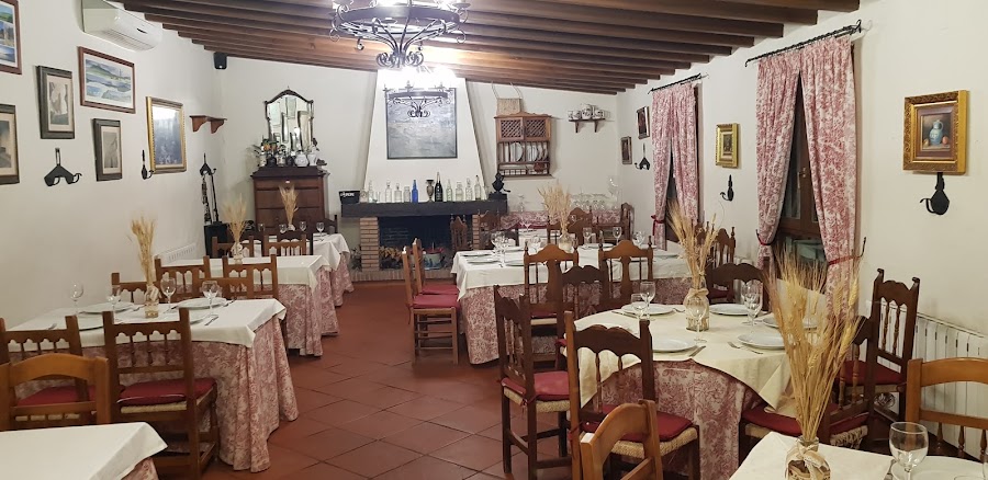 Mesón Rústico Machín