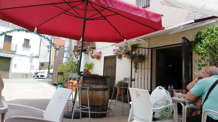Restaurantes en Almadén de la Plata provincia de Sevilla